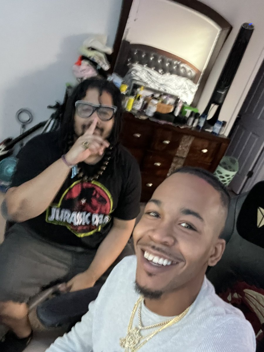 ThekidChief's tweet image. Wit the bro @RazKid