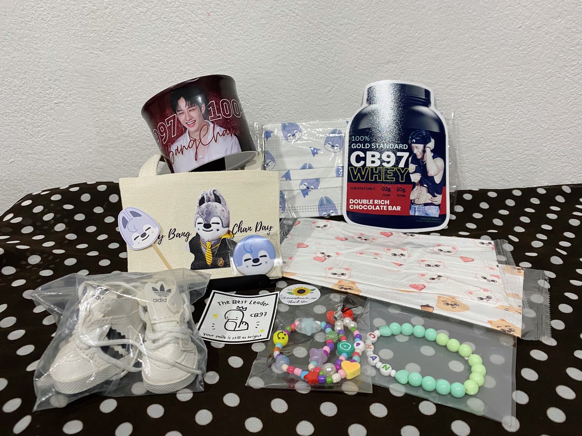 daneeehannie's tweet photo. งาน #missingCB97_1003 ธีมงานเท่มั่ก! น้ำขนมอร่อยค่า มีคอนเสิร์ตให้ดูด้วย✨ 
ขอบคุณทุกคนสำหรับของแจกด้วยนะคะ🥰 https://t.co/uuOdwY5y5q