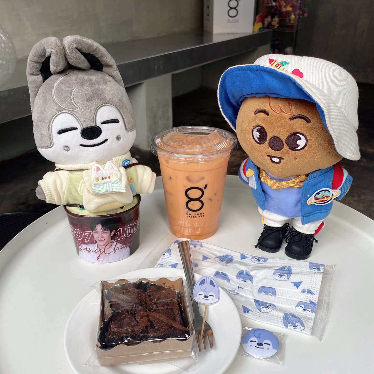 daneeehannie's tweet photo. งาน #missingCB97_1003 ธีมงานเท่มั่ก! น้ำขนมอร่อยค่า มีคอนเสิร์ตให้ดูด้วย✨ 
ขอบคุณทุกคนสำหรับของแจกด้วยนะคะ🥰 https://t.co/uuOdwY5y5q