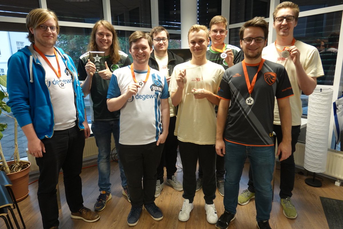 Herzlichen Glückwunsch🎉🎊 an alle Sieger und Teilnehmer des Major Bracket vom #CC9 ! 
Danke das ihr dabei wart 🥰
#CommunityCupLES <a href="/LeipzigeSports/">Leipzig eSports e.V.</a>
#StarCraft2