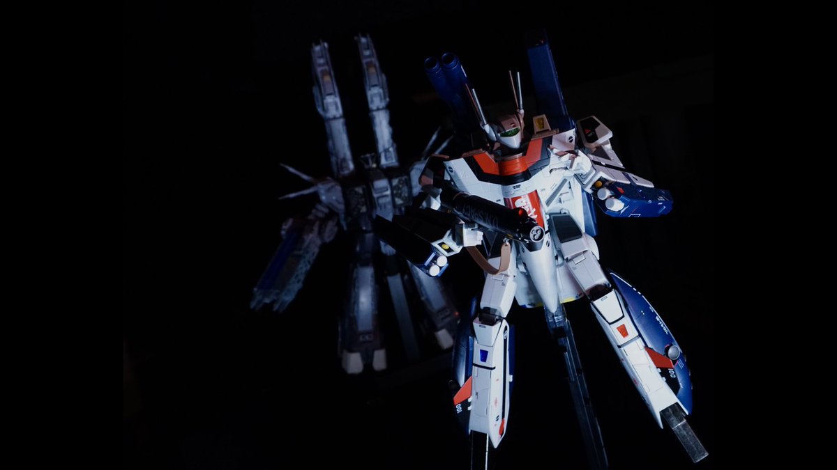 ChidokiTV's tweet photo. Happy 40th Anniversary Macross since Oct 3, 1982.  The photos are the VF-1S Strike Hikaru Ichijyo DX Chogokin 1/48 and in the background is the Macross Fortress Arcadia 1/3000.
#Macross #Macross40th #Macross40thAnniversary https://t.co/17TSP2mihS