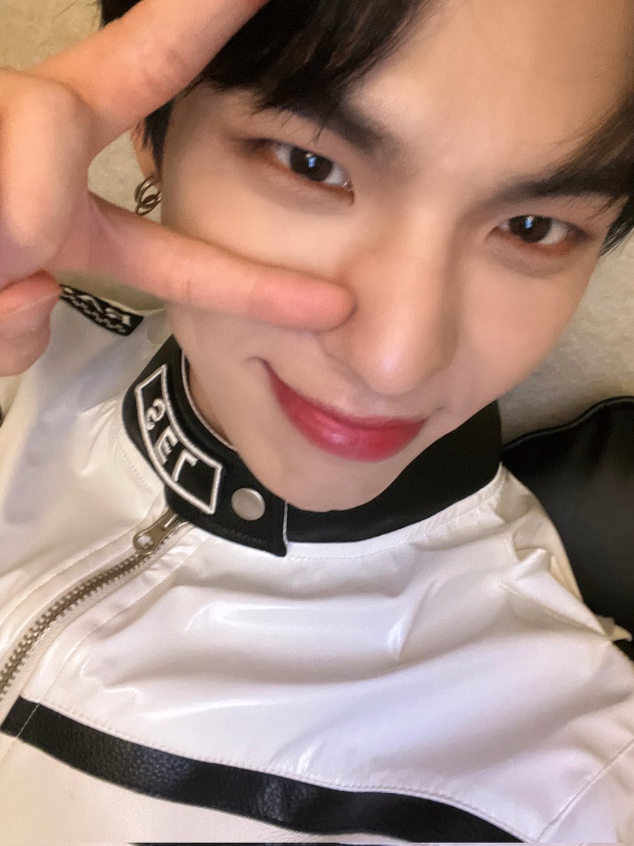 BYOUNGGONl's tweet photo. Have a Gon-night, FIX! 💤 https://t.co/sdy6HILYeE