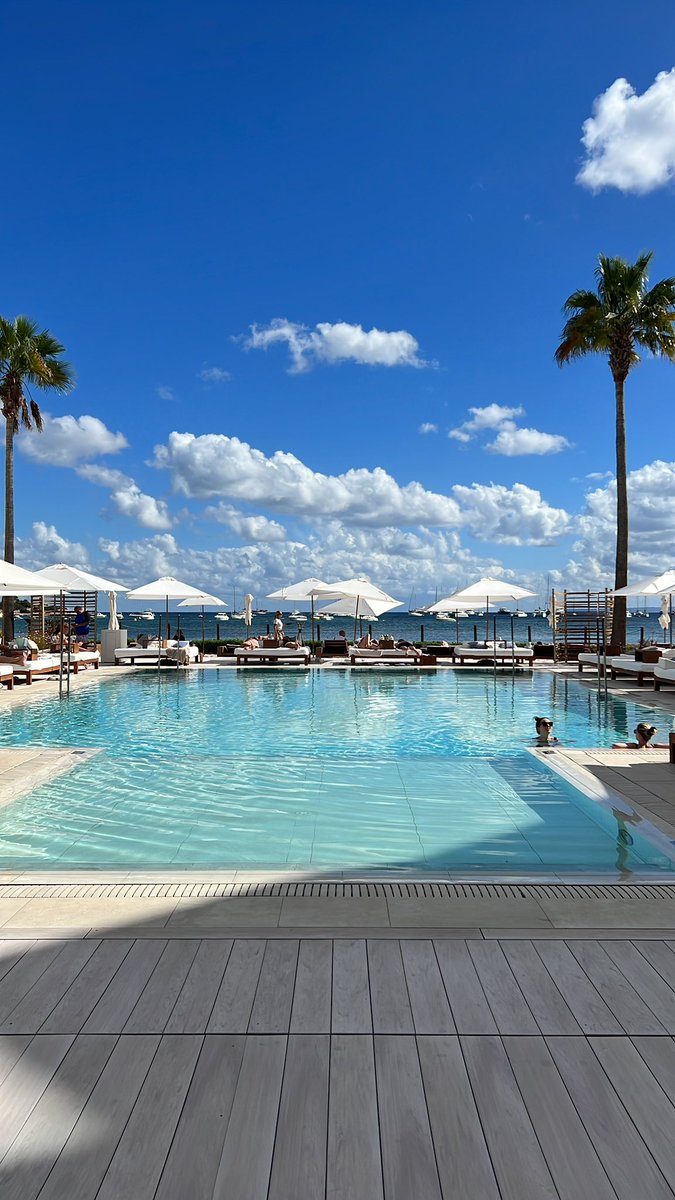 mlaclau's tweet image. Ibiza avec la relève de l’influence (et de la fête) @TheArcaneParis