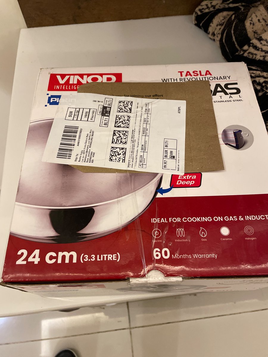 punditavi's tweet photo. @Vinod_Cookware  really disappointed with the product. I have been using many Vinod cookwares and this product is really bad.

It’s platinum triply tasla and described to be induction friendly but it’s not.

#misleading https://t.co/p3a7FbldQX