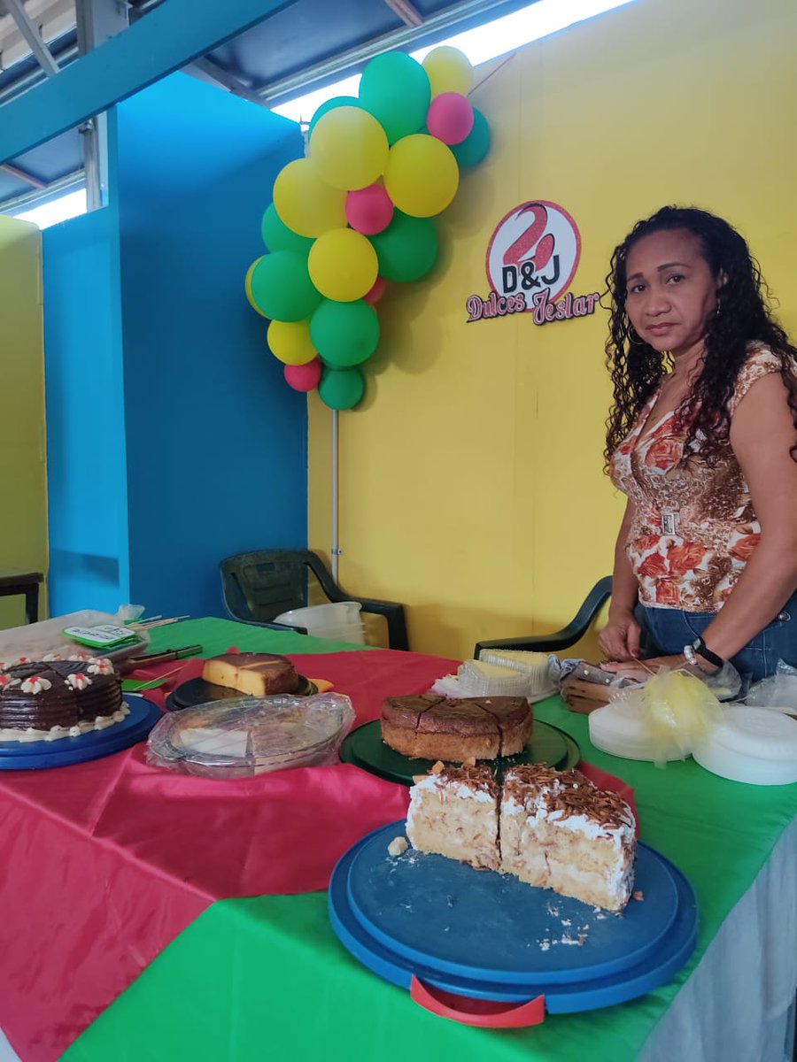 Alc_SanCarlos's tweet photo. Este sábado 1 de octubre clausuró la Vitrina Ferial del Turismo, como parte de la Expo Tour San Carlos 2022, organizado por el Instituto Municipal de Turismo. Los sancarleños disfrutaron del talento de artesanos, cantantes, pintores, actores de teatro y atractivos turísticos. https://t.co/P3t5xxVjEF