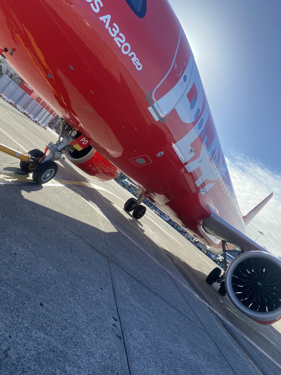 jonkelly31's tweet photo. @PLAYairlines is definitely one of my favourite airlines to work on.. I just love this big red bus ✈️ #Aviation #PlayAirlines #BigRedBus #HeadLoader #DublinAirport https://t.co/iNOspoEHFv