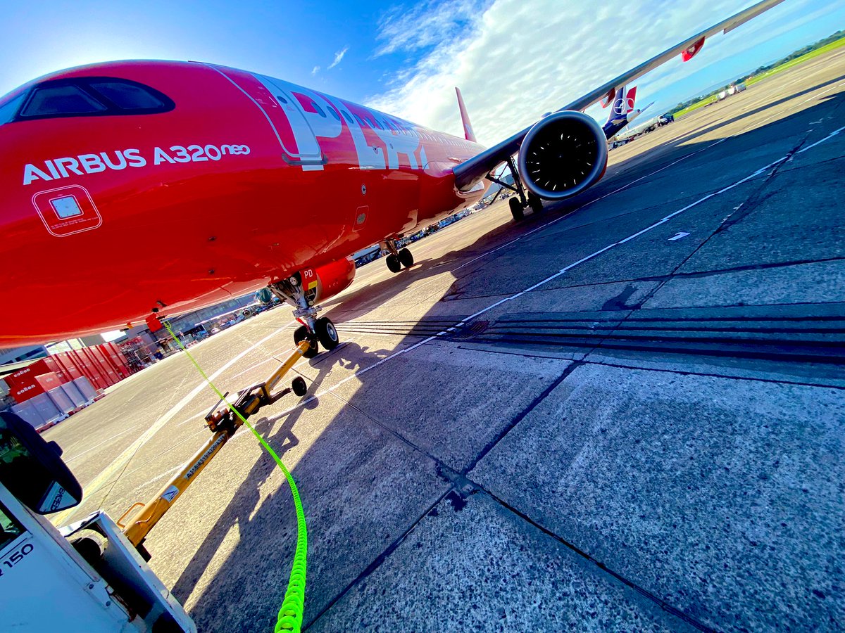 jonkelly31's tweet photo. @PLAYairlines is definitely one of my favourite airlines to work on.. I just love this big red bus ✈️ #Aviation #PlayAirlines #BigRedBus #HeadLoader #DublinAirport https://t.co/iNOspoEHFv