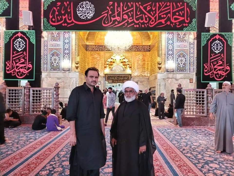 ZaminAl00279018's tweet photo. حرم مطہر حضرت امام حسین ع پر  ایم پی اے امداد علی پتافی کے چھوٹے بھاٸ أمجد پتافی  کی حاضری,محترم آصف علی زرداری کےصحتیابی  اور سندھ پاکستان اور تمام انسانیت کی خوشحالی اور بقا کی دعا, 
@BBhuttoZardari
@AseefaBZ 
@BakhtawarBZ https://t.co/sd8uVJaNlK