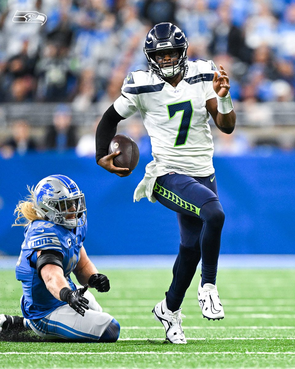 Seahawks's tweet photo. He's a runner. He's a track star. https://t.co/igcmCPaBRI