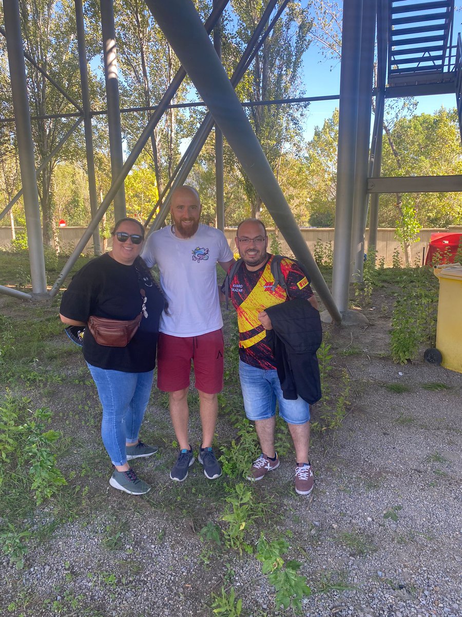 Que un simulador te haga conocer gente así no tiene precio 👏👏
<a href="/AidabpSimracing/">Aidabp_simracing</a> <a href="/alvaro91sc/">Alvaro91</a>