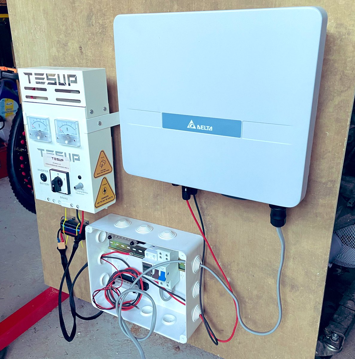 SustainableOz's tweet photo. Project wind turbine is back on finally! The missing Inverter finally made an appearance after waiting since March 26th!
New YouTube video hopefully this week.
Follow for more updates!
#SelfPowered #Tesup #OffGrid #WindTurbine #Atlas4 https://t.co/1QFVHRroSR