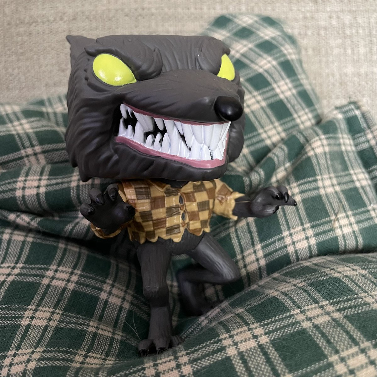 DriveFaster412's tweet photo. Watch out! Werewolves love #Flannel 
@funko @brianmariotti 

#funko #FunkoPhotoADayChallenge #FunkoPop #FunkoPops #Werewolf #spooky #Halloween #October #nbc #nightmarebeforechristmas #wolfman https://t.co/hqPyCZ6FEl