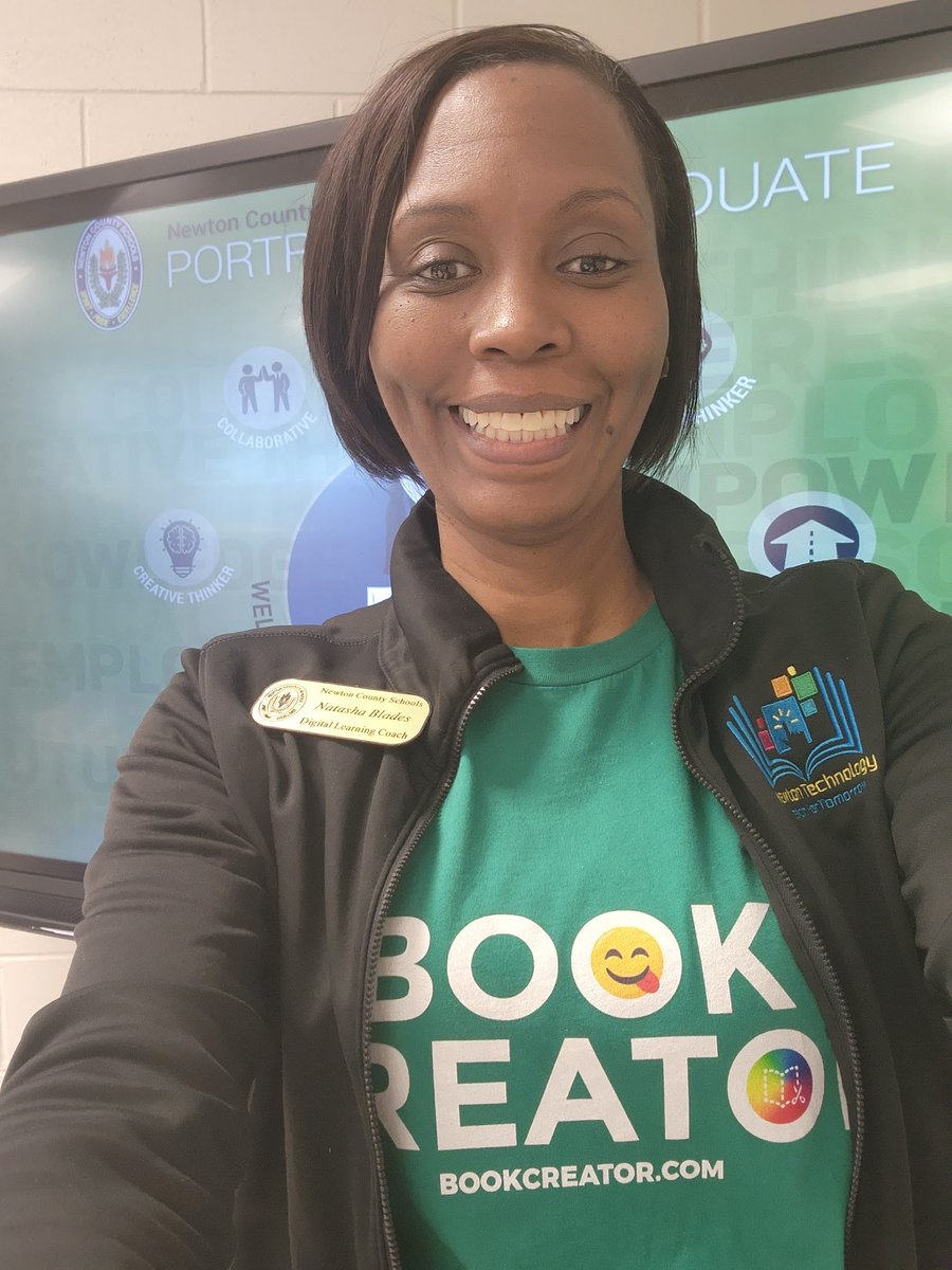 What do you wear to Fall-a-palooza? My @BookCreatorApp t-shirt of course! Teaching educators about Book Creator is one of my favorite things to do! ❤📖📚#bookcreatorambassador #ncssbethebest #ncsst4t @AskAdam3