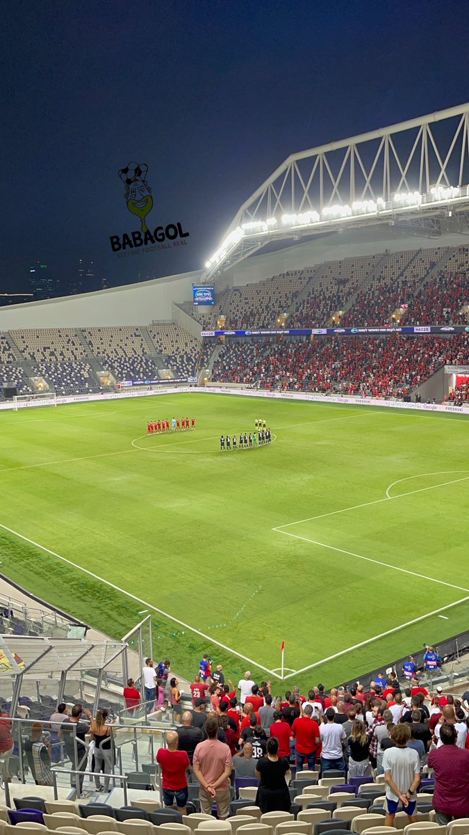Hapoel Tel Aviv and Hapoel Jerusalem share a moment of silence to honor the victims of Arema in the #Indonesia  football disaster. 

Both sets of fans gave standing ovation throughout the whole minute, and sang against police violence in afterwards. 

Only football can! 🇮🇱🇮🇩✊🏾
