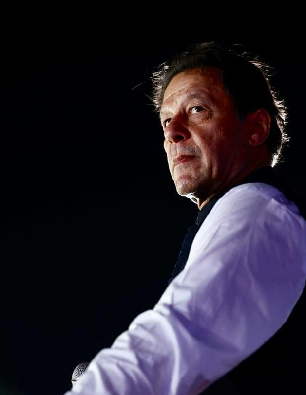 PTIofficial's tweet image. آزادی پلیٹ میں رکھ کر پیش نہیں کی جاتی، چھین کر لینی پڑتی ہے۔ عمران خان 
 #فیصلہ_عوام_کرے_گی