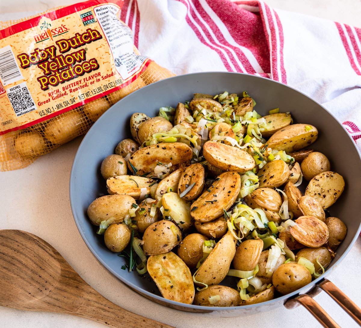 MelissasProduce's tweet photo. ATTN: Reply Below and Show us your Dutch Yellow Potatoes! 🥔

Random winners will be selected weekly, from the PHOTOS in the comments below. 📦

Let's go!!!

#DutchYellowPotatoes #MelissasProduce https://t.co/Ln8JVGkrrP