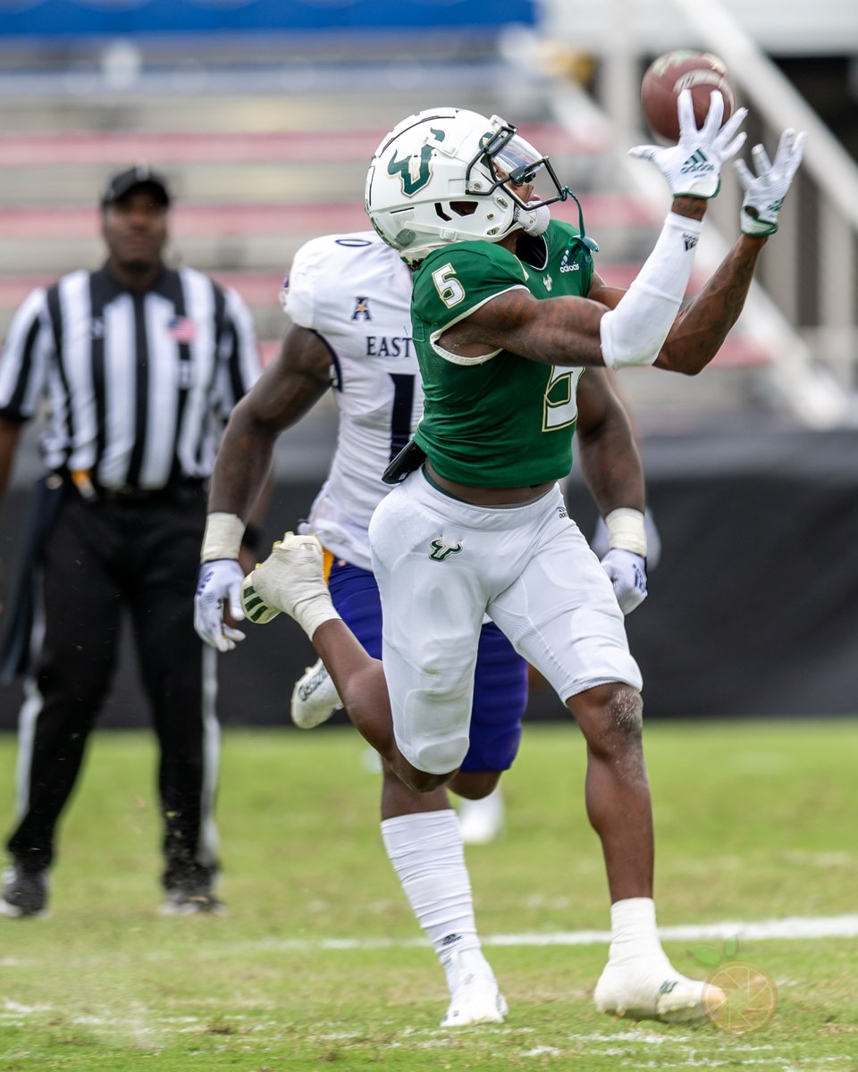 FL_SportsHUB's tweet photo. A trip to Boca Raton didn't result in a win for #usffootball but the @USFFootball team will be back at it in #TampaBay on the 15th to take on the green wave.
#nikonsports #usffootball #reception #nikonz9 #greatcatch #collegefootball #aacfootball #faustadium #actionshots https://t.co/pMBjtqP169