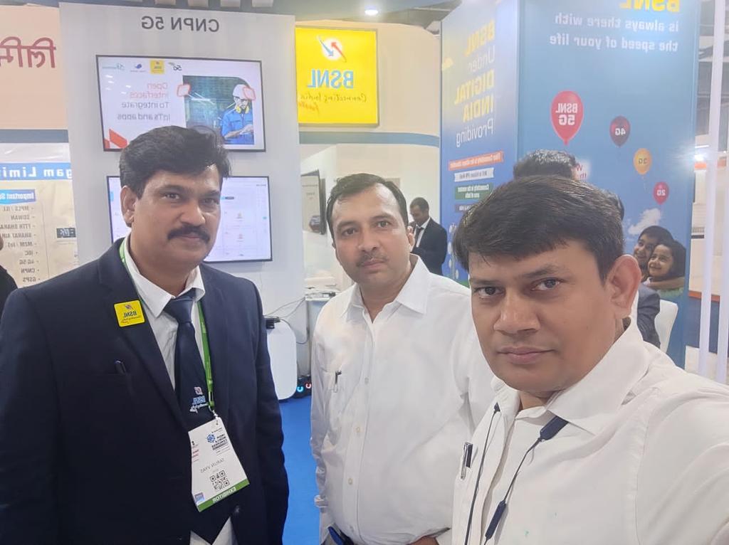 harishankar2013's tweet photo. @PMOIndia @AshwiniVaishnaw
@devusinh
Sir,Now CDOT and Tejas have shown to you that they are ready with Swadeshi5G telecom equpmnts then why it is still nt alloted to BSNL for which every Indian is waiting . Without #BSNL5G 
#AatmanirbharBharat is not possible,only a false promise https://t.co/lhqKnS5YeO