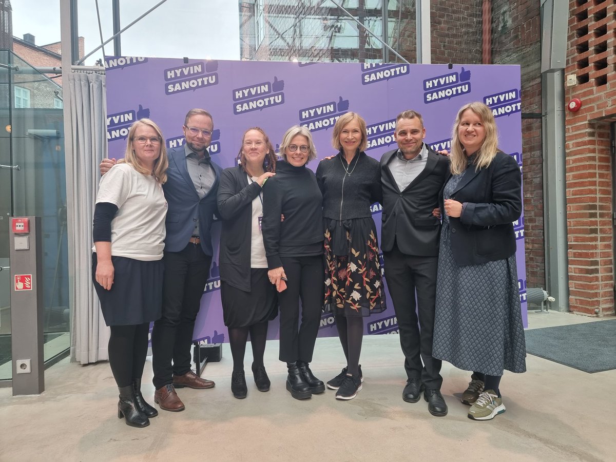 jyrisark's tweet photo. Kiitokset mukavasta ja lämminhenkisestä keskustelusta @hyvinsanottu festivaaleilla eilen kulttuurin merkityksestä itse kullekin. Paljon tuli ajatuksia itselläni pintaan vielä tänään. 🙏 @OP_Parviainen @LNiemist https://t.co/Q7i7khWtkK