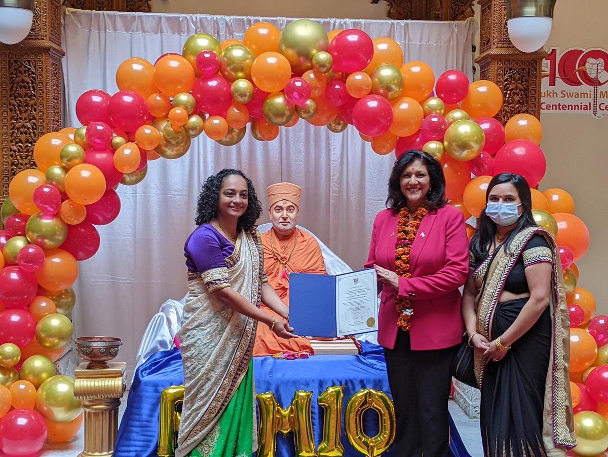 ninatangri's tweet photo. Great to join the special ladies program - Pramukh Swami Maharaj Centennial Celebrations at BAPS Shri Swaminarayan Mandir hosted by BAPS Women’s Wing. 

The life and work of HH Pramukh Swami Maharaj was showcased at the celebration and with no doubt BAPS will continue his legacy. https://t.co/itASV7Q8nj