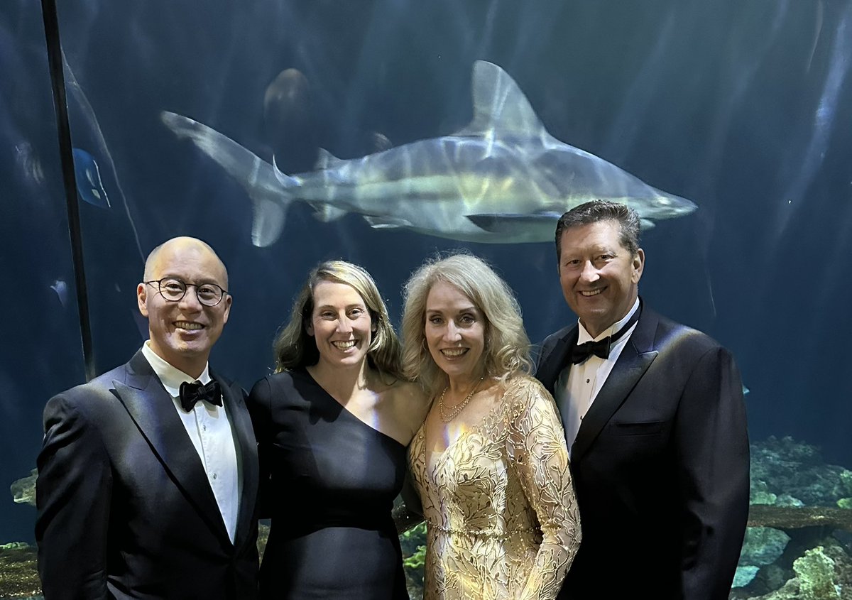 caraburnspan's tweet photo. Great night celebrating @shedd_aquarium with @BankofAmerica friends! TY Shedd for your incredible work in #Chicago and beyond. It is truly inspiring. #sustainableimpact #ourblueplanet #motivating https://t.co/SemYTOPaqC