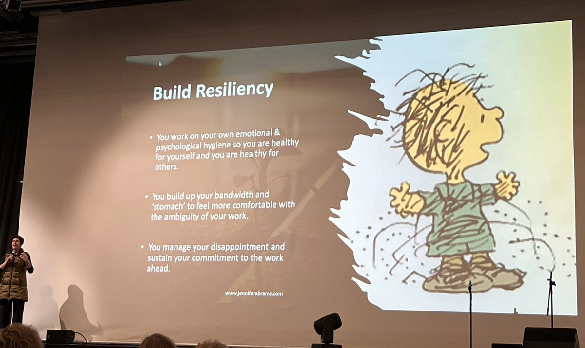 Laura Venezia tweet media