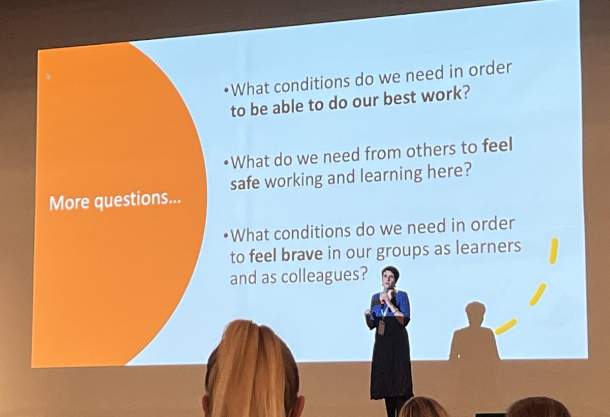 Laura Venezia tweet media