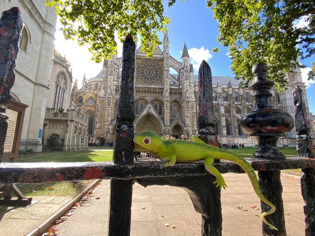 mrgreenlizard's tweet photo. Svētdienas izklaides! 🇬🇧 #London https://t.co/mfuXfNsLp3