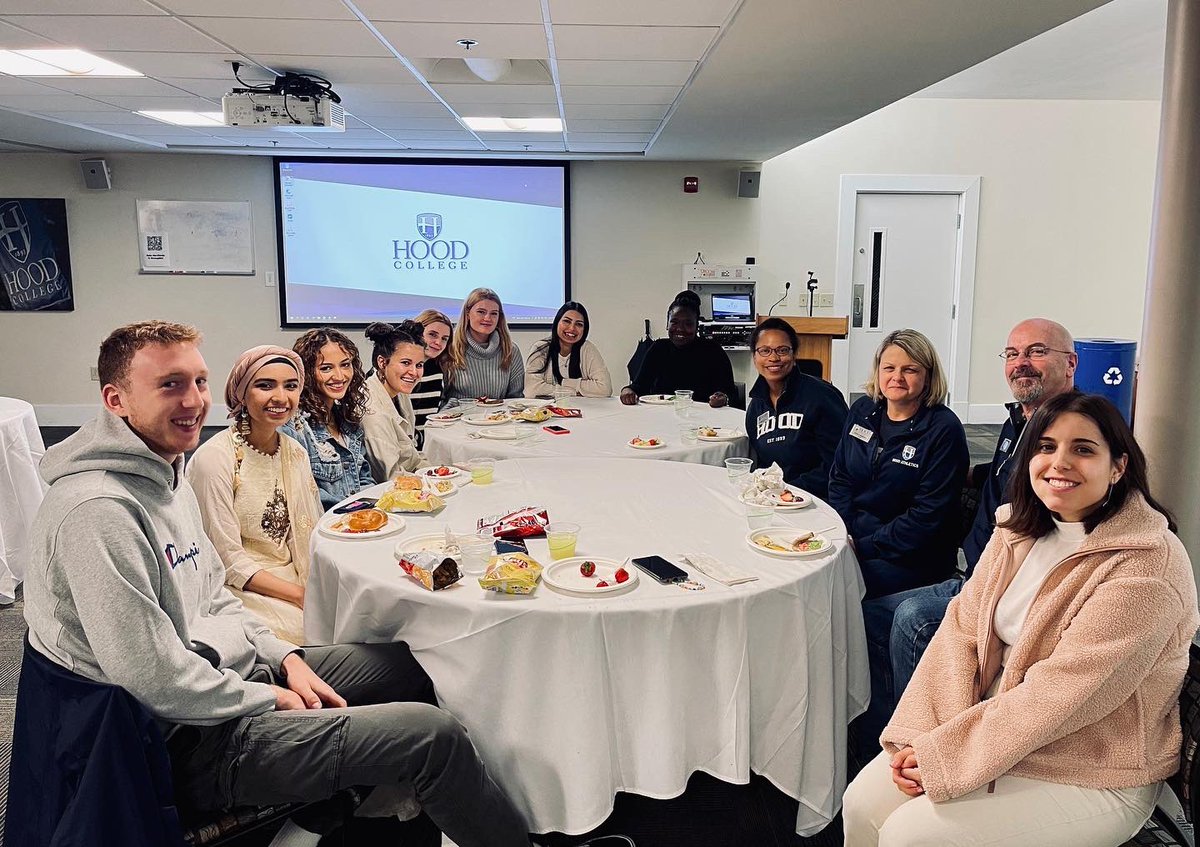 hoodgradschool's tweet photo. Great International Student Dinner attended by President Chapdelaine during Fall Family Weekend! #hoodcollege #fallfamilyweekend #internationalstudents https://t.co/bg5VHt16Rm