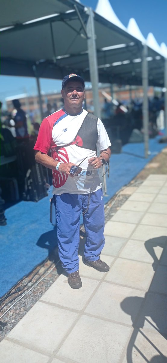 diana_sotto903's tweet photo. Mi papá hoy en la #ODESUR2022 
José Centurión 🥰 https://t.co/L1z94btyaZ