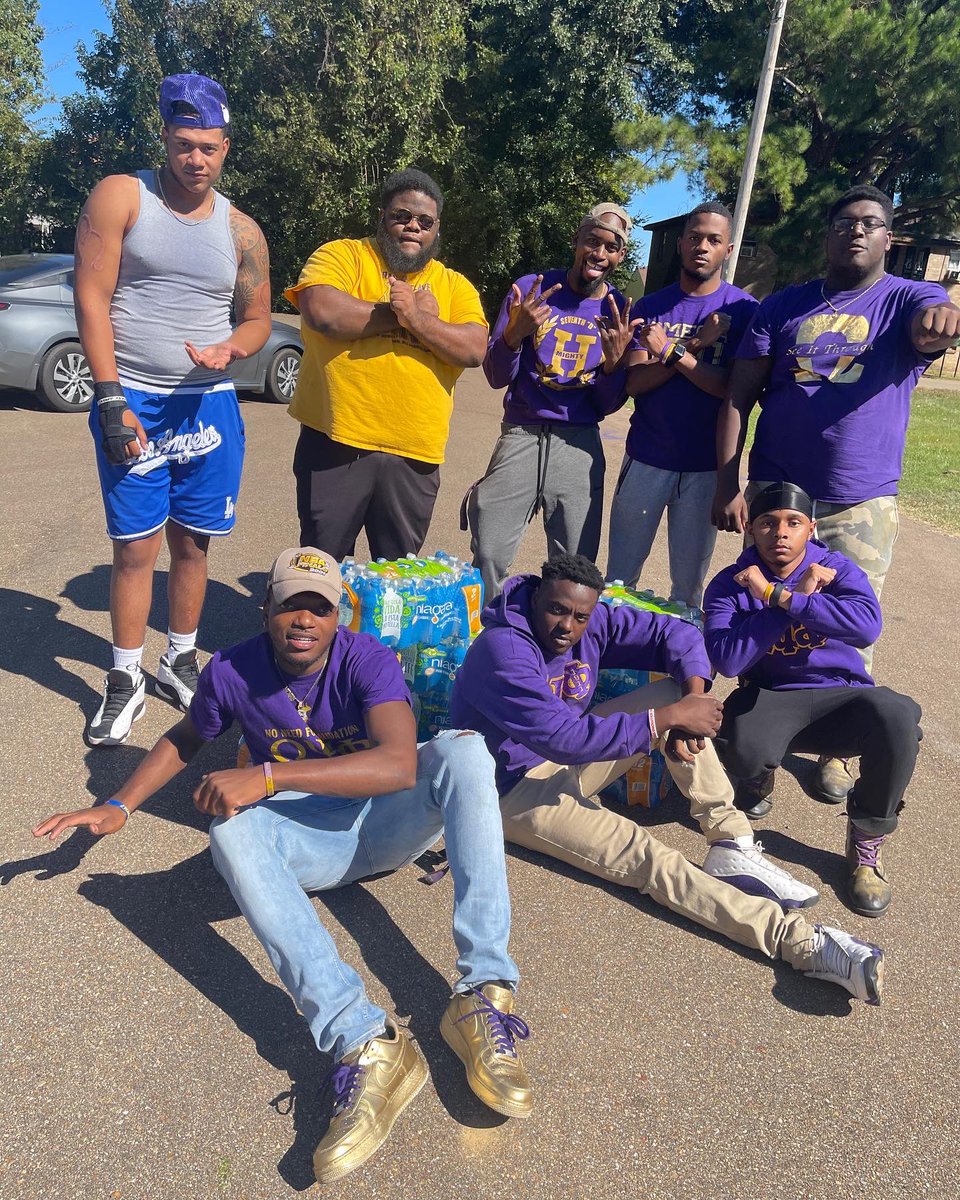 Brothers of the Mighty ETA Chapter donated cases of water to residents of Jackson at Sheppard Brothers Park. Big shoutout to brother De’michael Queen for spearheading this donation.