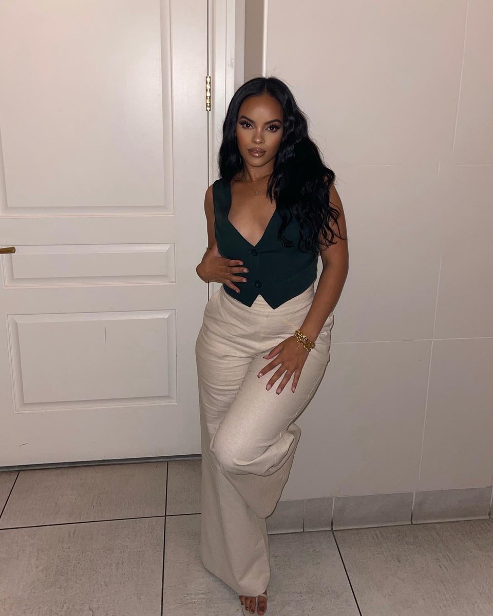 Chantel (@Showandtellll) / Posts / X