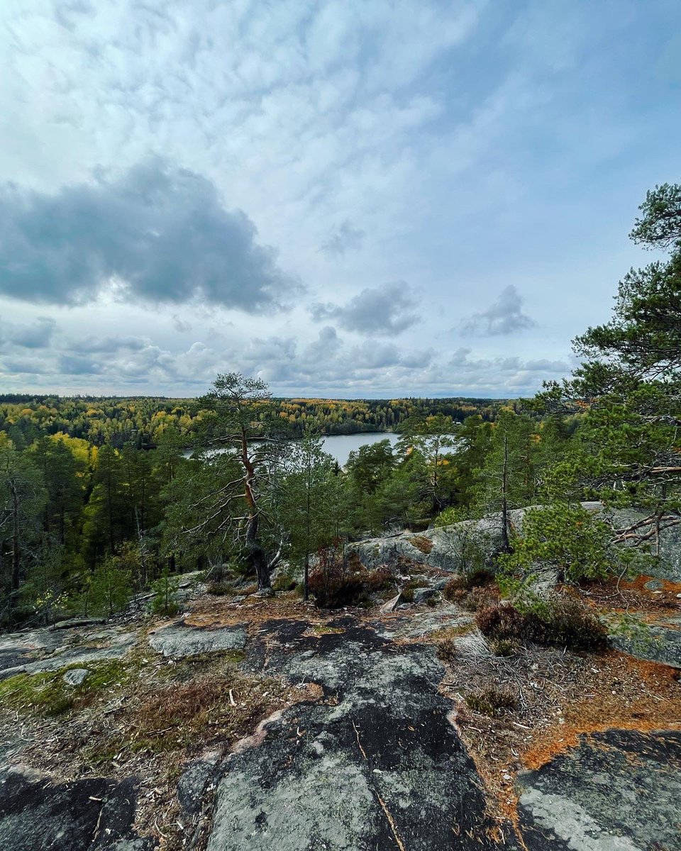 TiinaAhva's tweet photo. Luontoretki ja lettukestit on aika täydellinen sunnuntai. 😊🙌 #viikonloppu #nuuksio #letut https://t.co/tV2WmF1B14