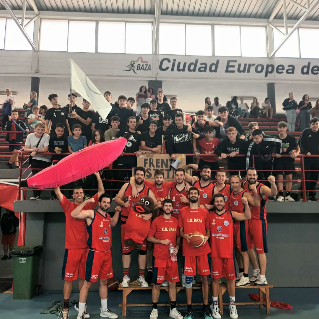 cbbaza's tweet photo. Multiopticas Baza 92 - CDB Roquetas 70
Trabajada victoria de equipo ante un joven rival con algún toque de veteranos que ofreció un buen baloncesto ante los 230 espectadores que acudieron al pabellón bastetano. 
Afortunado del sorteo del jamón @Jamoneselveleta 
@ViverosZuaime https://t.co/KTyJzAAShm