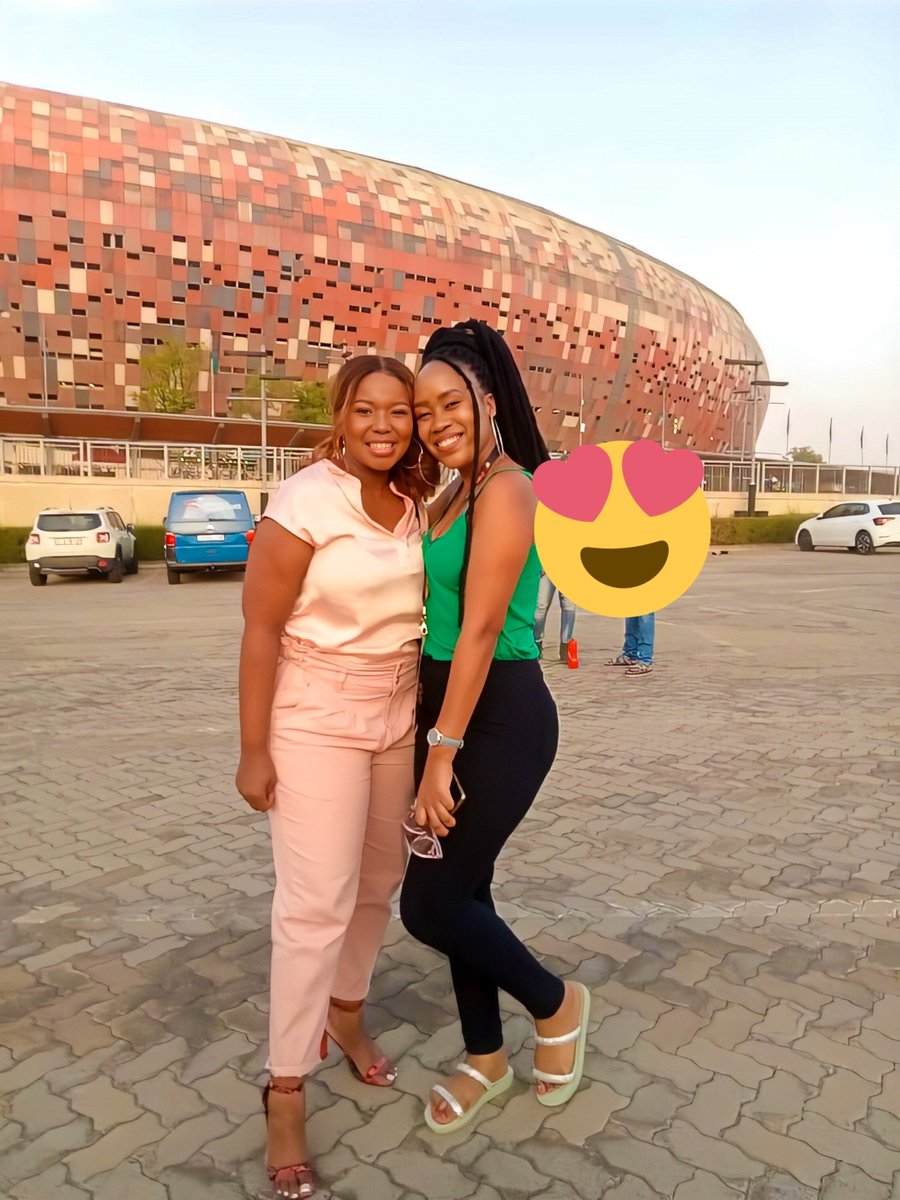 Tebo_Motebejane's tweet photo. I met @SimplyCarol8 today 🥺❤️❤️ https://t.co/Ip2TJTT32H