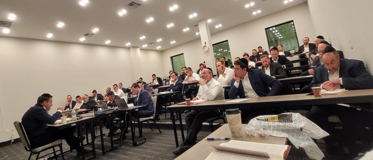 DafYomiLkwd's tweet photo. Live shiur today in Lakewood at the NEW Torah Links building!
Stay tuned for future updates!
APPLE iOS: https://t.co/ApSY2hnwTs
GooglePlay: https://t.co/SjUQaiGvaC
Subscribe: https://t.co/sKwPJh9B5c |
#dafbysruly #dafyomi #liveshiur Thank you @LakewoodScoop !! https://t.co/79fsKnUTU2