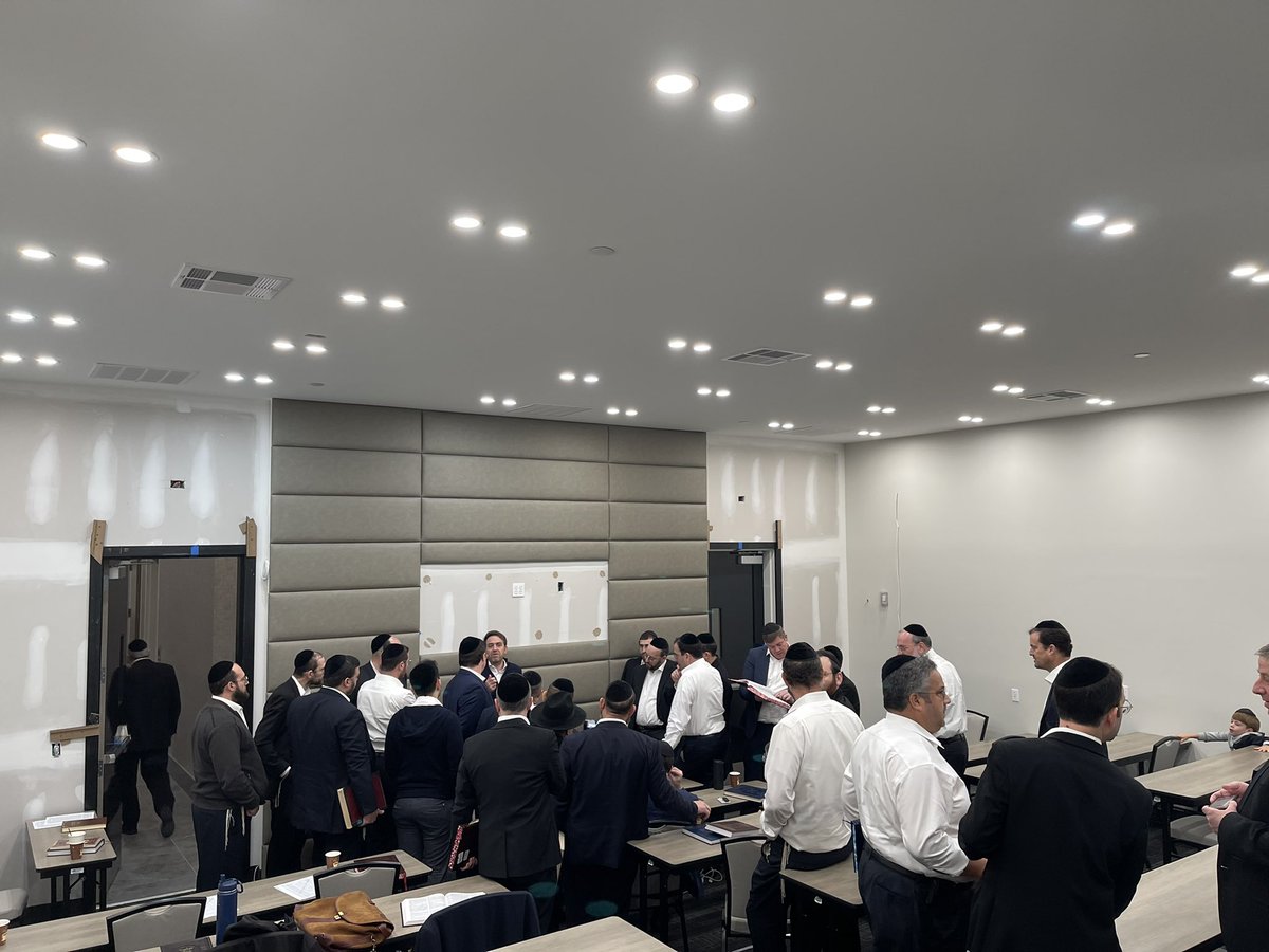 DafYomiLkwd's tweet photo. Live shiur today in Lakewood at the NEW Torah Links building!
Stay tuned for future updates!
APPLE iOS: https://t.co/ApSY2hnwTs
GooglePlay: https://t.co/SjUQaiGvaC
Subscribe: https://t.co/sKwPJh9B5c |
#dafbysruly #dafyomi #liveshiur Thank you @LakewoodScoop !! https://t.co/79fsKnUTU2