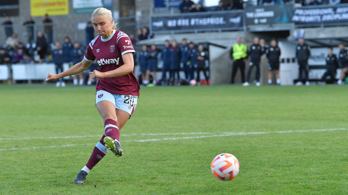 WestHamWomen's tweet photo. Some great penalties on show today! ⚽️🎯
#LCLWHU https://t.co/vUo3gi5wTv