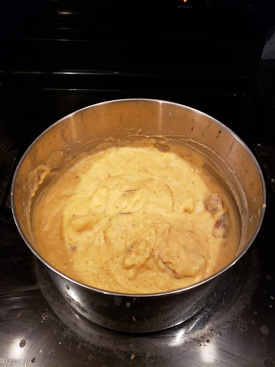 YourLegacyProj1's tweet photo. Making a big ole pot of vegan potato soup for work.
#CNAday https://t.co/zzAPniI9RM
