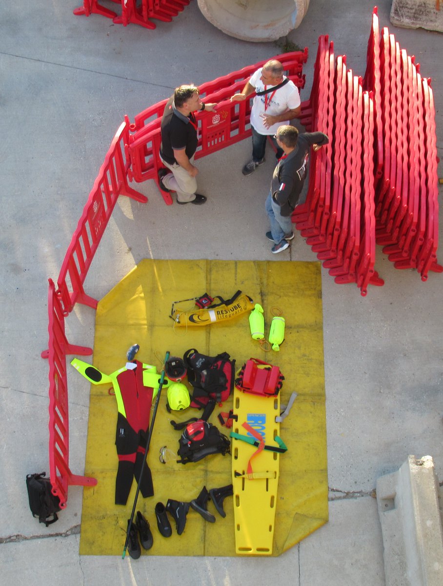 PRLbomberos's tweet photo. 2/4 Resumen en imágenes de lo vivido en Alcorcón.
Estamos satisfechos de cómo ha salido. El feedback que nos han dado es bueno.
Gracias a todos los que nos acompañaron, a los patrocinadores y colaboradores.
Andamos cansados pero ha merecido la pena. Ya pensando en el siguiente.💪 https://t.co/6haDRTt7ET