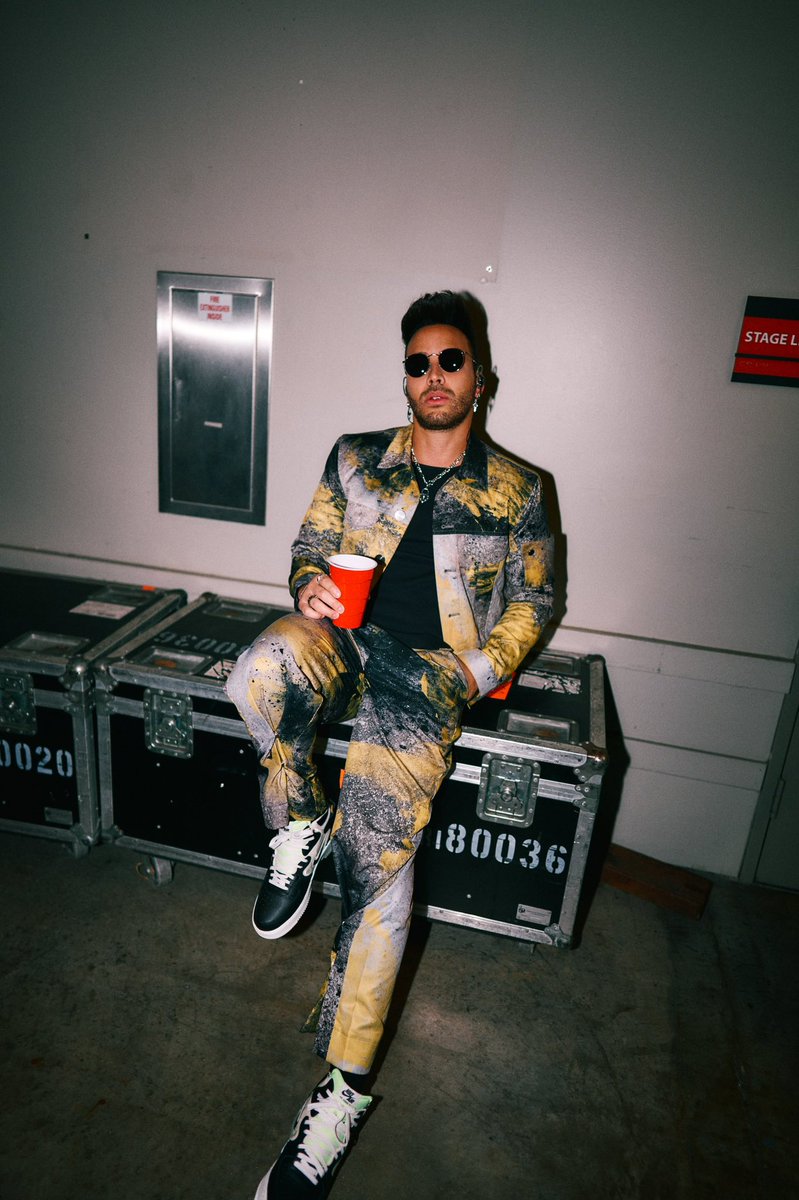 PrinceRoyce's tweet photo. Siempre freshhhh https://t.co/ACZIwGmLkb