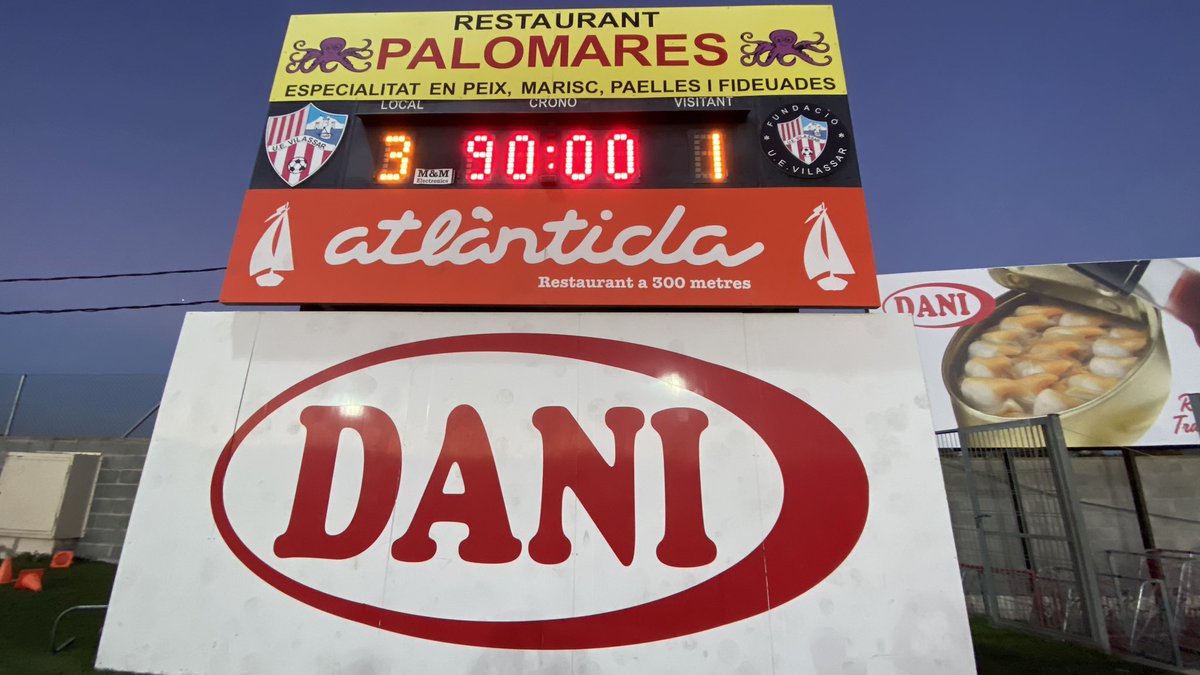 UEVilassardeMar's tweet photo. +3 Final del partit, arriba la  primera victòria de la temporada! 👏🏻👏🏻👏🏻

@UEVilassardeMar 3 - @CFPoblaMafumet 1

#RestaurantPalomares #ConservesDani https://t.co/HsVti7iA80
