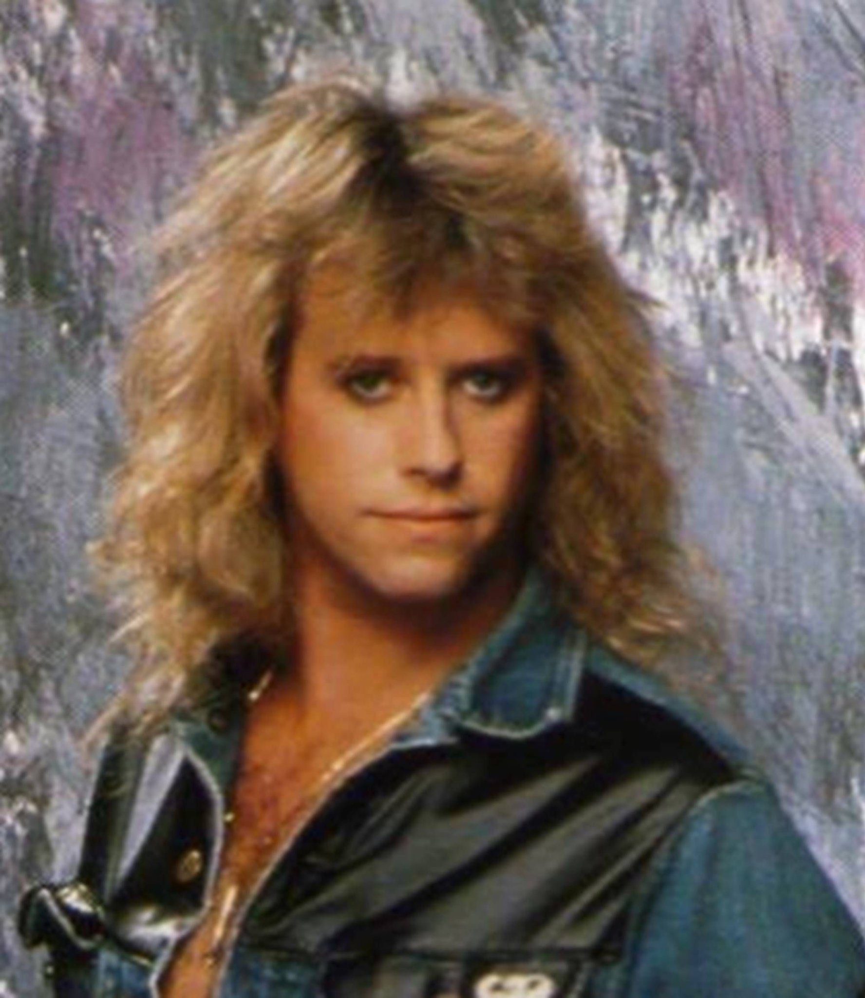 Happy Birthday to Bobby Blotzer (Ratt).

 