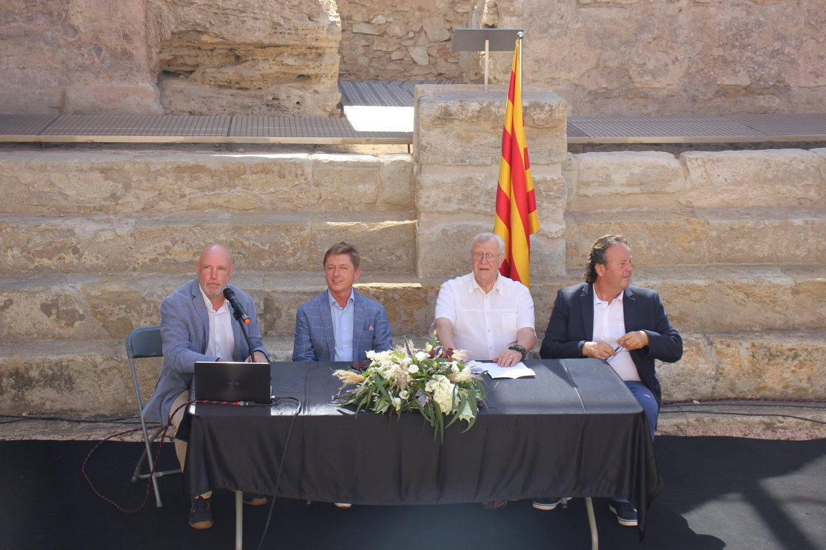 AjCMalavella's tweet image. Aquest matí s’ha fet la presentació del Projecte PATRIMONI TERMAL #TRANSFRONTERER conjuntament amb Amélie Les Bains (Els Banys d’Arles)👏🏻 

Es tracta d’un projecte cultural que uneix les dues poblacions termals per promoure el #termalisme, la cultura i el patrimoni.