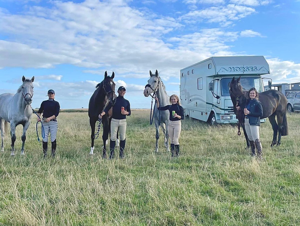 andytllewellyn's tweet photo. Can’t believe we won our first ever Team Chase with the Warwickshire Team Chase.
We were 1 second within the bogey time. A fantastic day with an amazing team and with the most amazing horse! I’m so lucky……roll on the next one! #teamchasing #loveit 🏆🥇 https://t.co/D8Ji0wXjO2