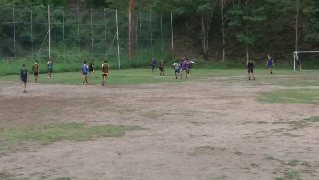 AcademiaKuikas's tweet photo. Nuestros guerreros se preparan para la participación en la Liga Nacional de Fútbol Masculino (3era División ) ¡Vamos guerreros! https://t.co/vpjz0JAAQA