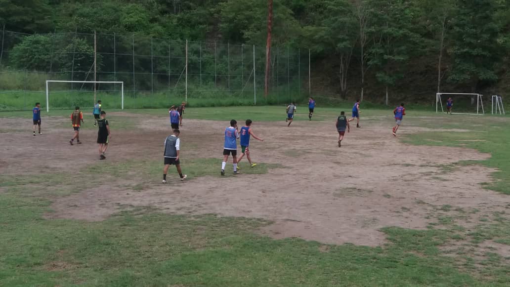 AcademiaKuikas's tweet photo. Nuestros guerreros se preparan para la participación en la Liga Nacional de Fútbol Masculino (3era División ) ¡Vamos guerreros! https://t.co/vpjz0JAAQA