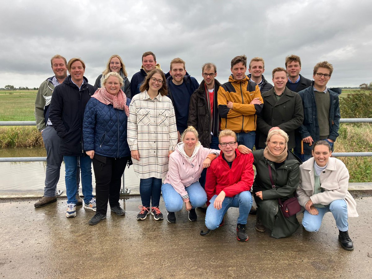 tsjeefWVL's tweet photo. Inspiratieweekend met (enkele) jonge West-Vlaamse tsjeven: meet the Ijzervalleigroep ♥️ https://t.co/VTvASvYLIe