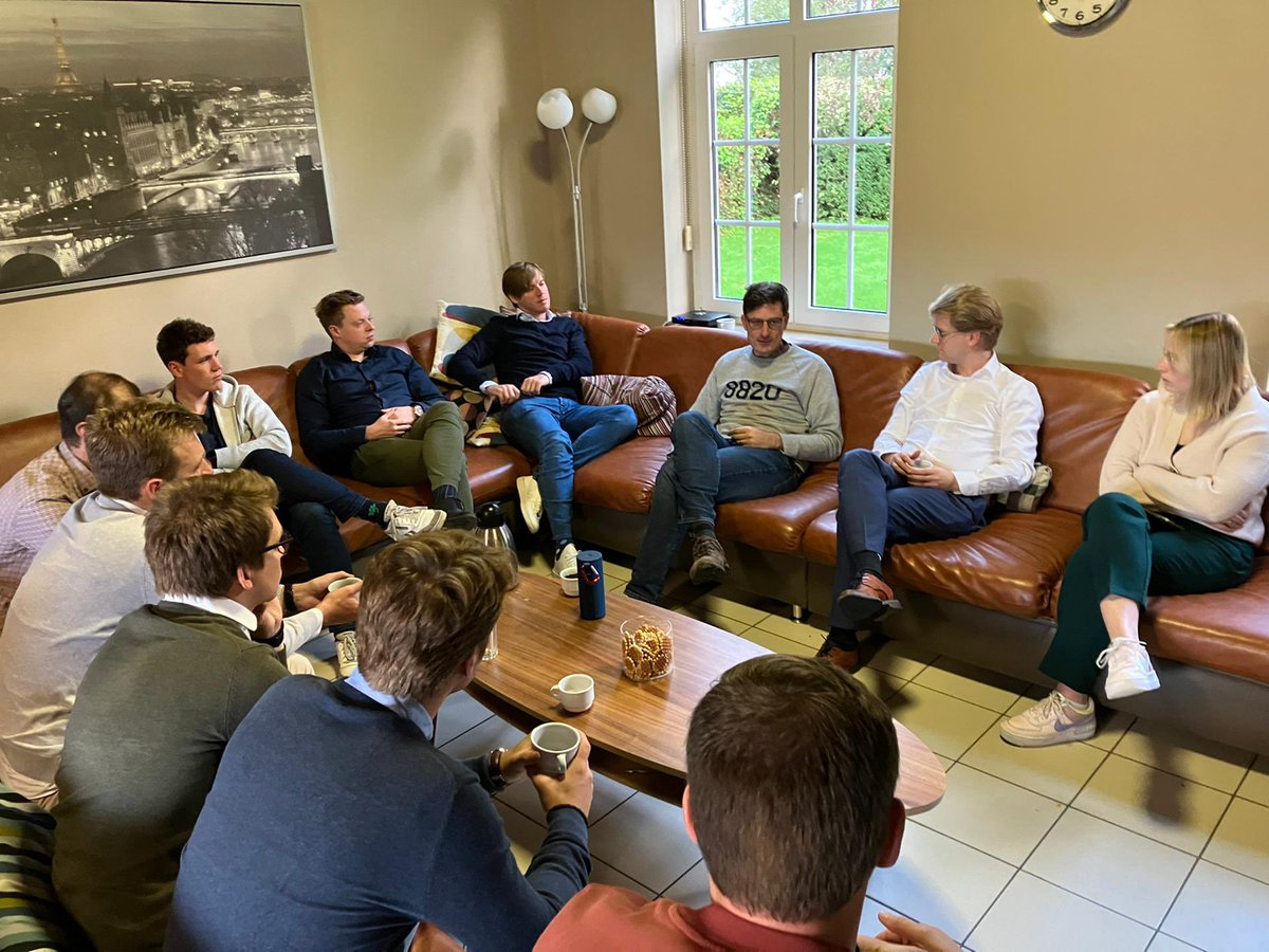 tsjeefWVL's tweet photo. Inspiratieweekend met (enkele) jonge West-Vlaamse tsjeven: meet the Ijzervalleigroep ♥️ https://t.co/VTvASvYLIe
