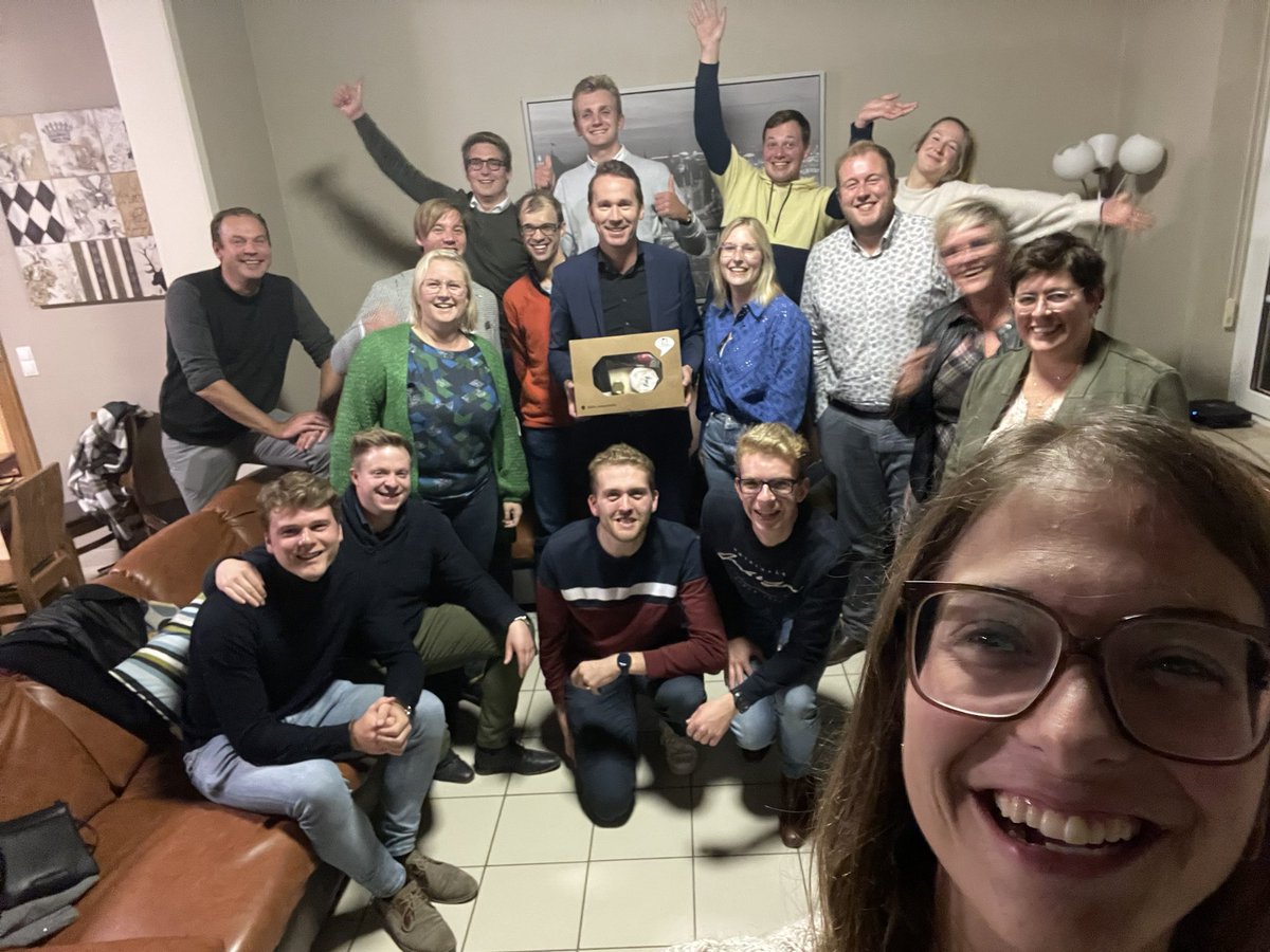 tsjeefWVL's tweet photo. Inspiratieweekend met (enkele) jonge West-Vlaamse tsjeven: meet the Ijzervalleigroep ♥️ https://t.co/VTvASvYLIe